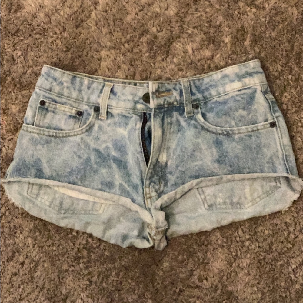 Carmar LF light wash denim shorts